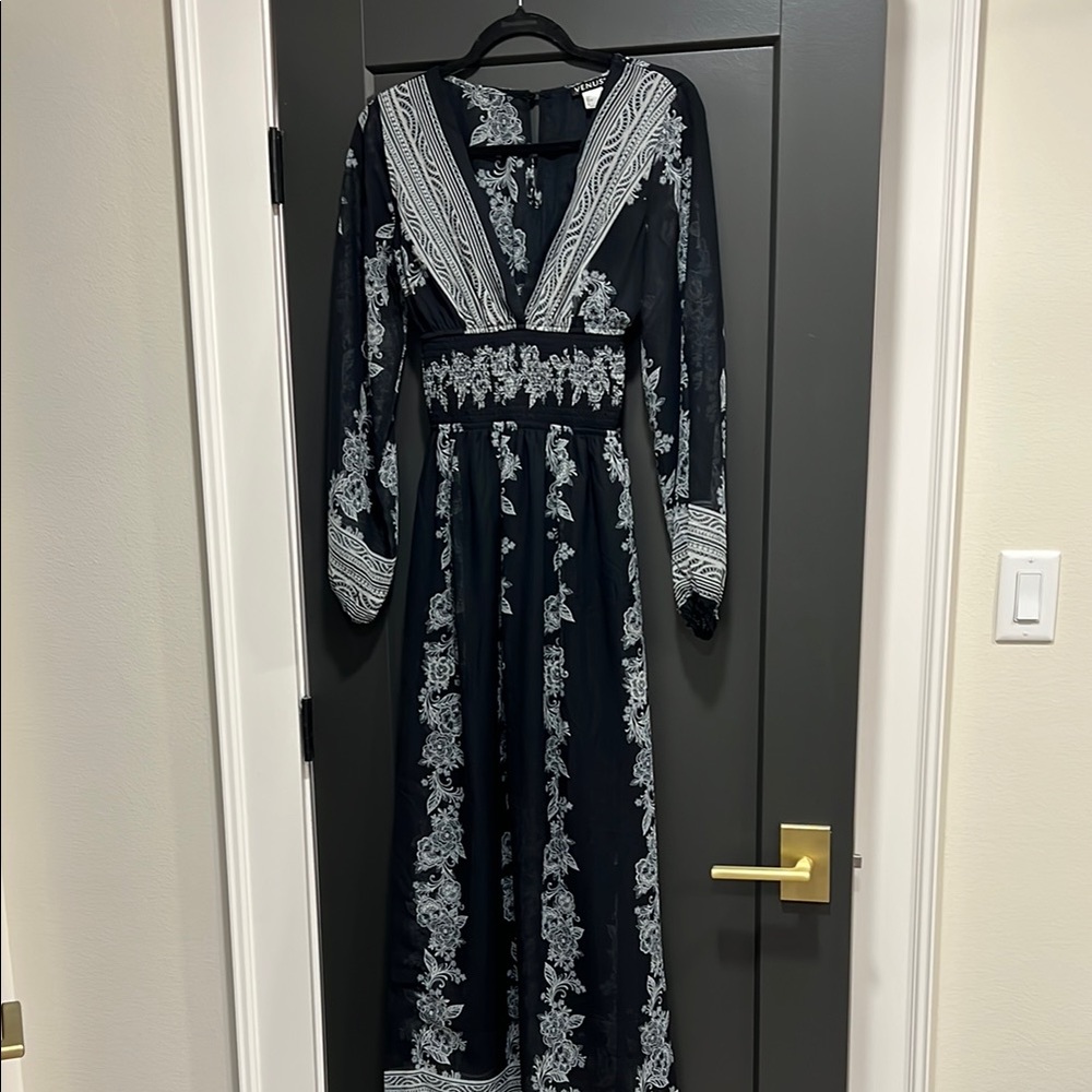 Elegant Black and White Maxi Dress